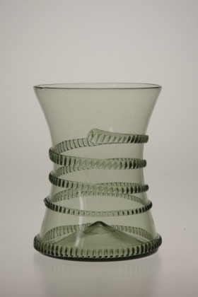 Renaissance cup with spinning - 30 - historical glass