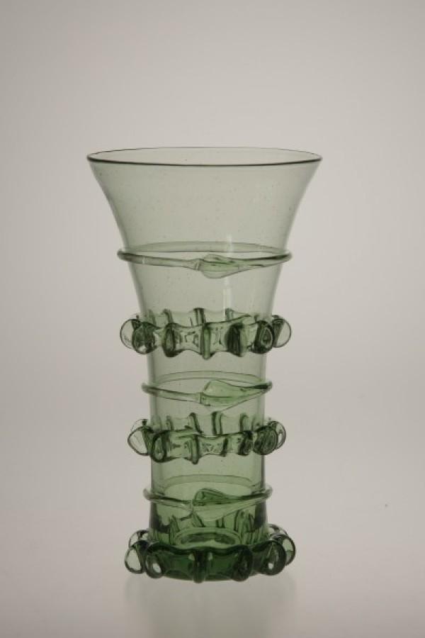 Gothic goblet with chipped thread - 61 - historical glass