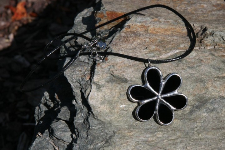 jewel flower black - historical glass