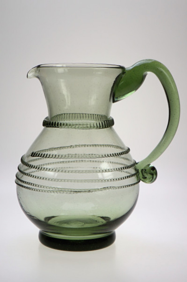 Pitcher with spin - 67 - historical glass